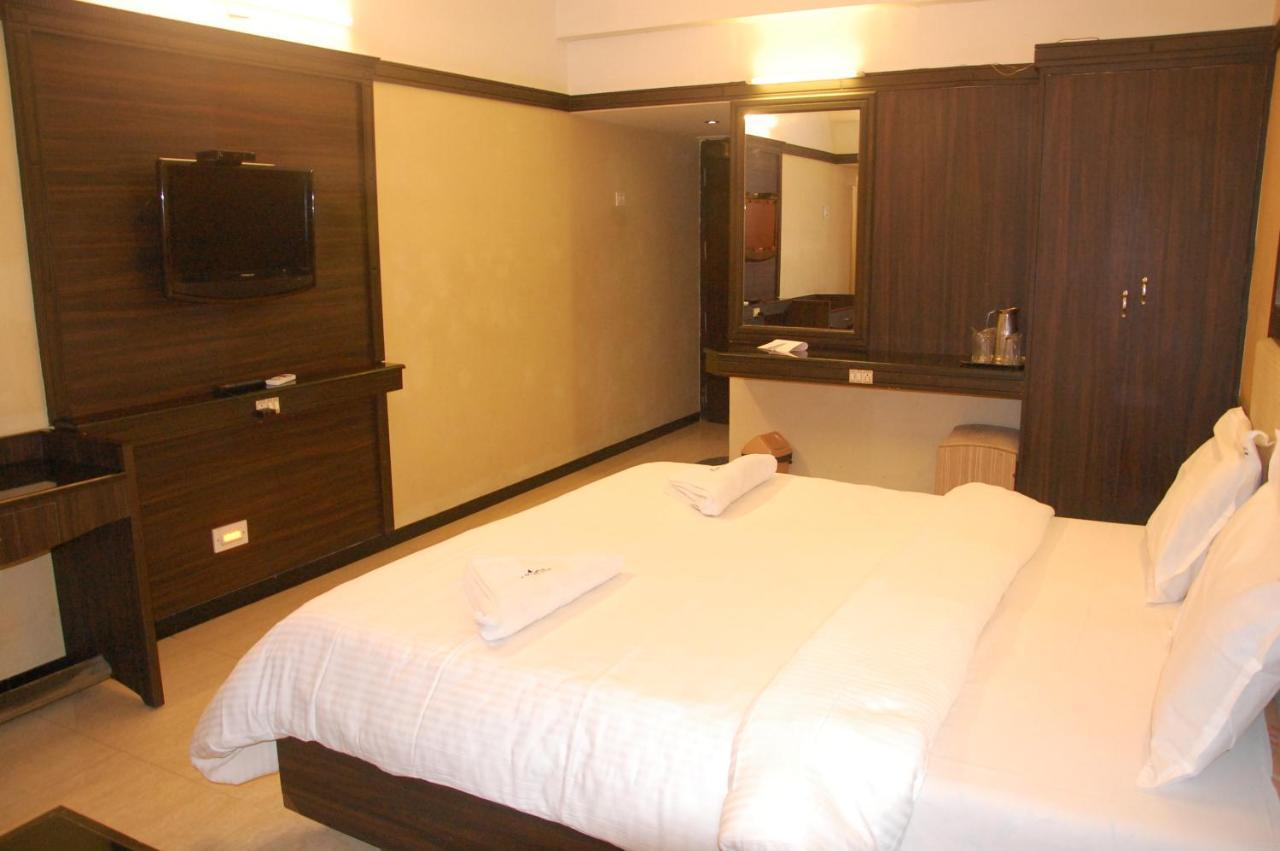 Hotel Blue Star Коимбатур Экстерьер фото