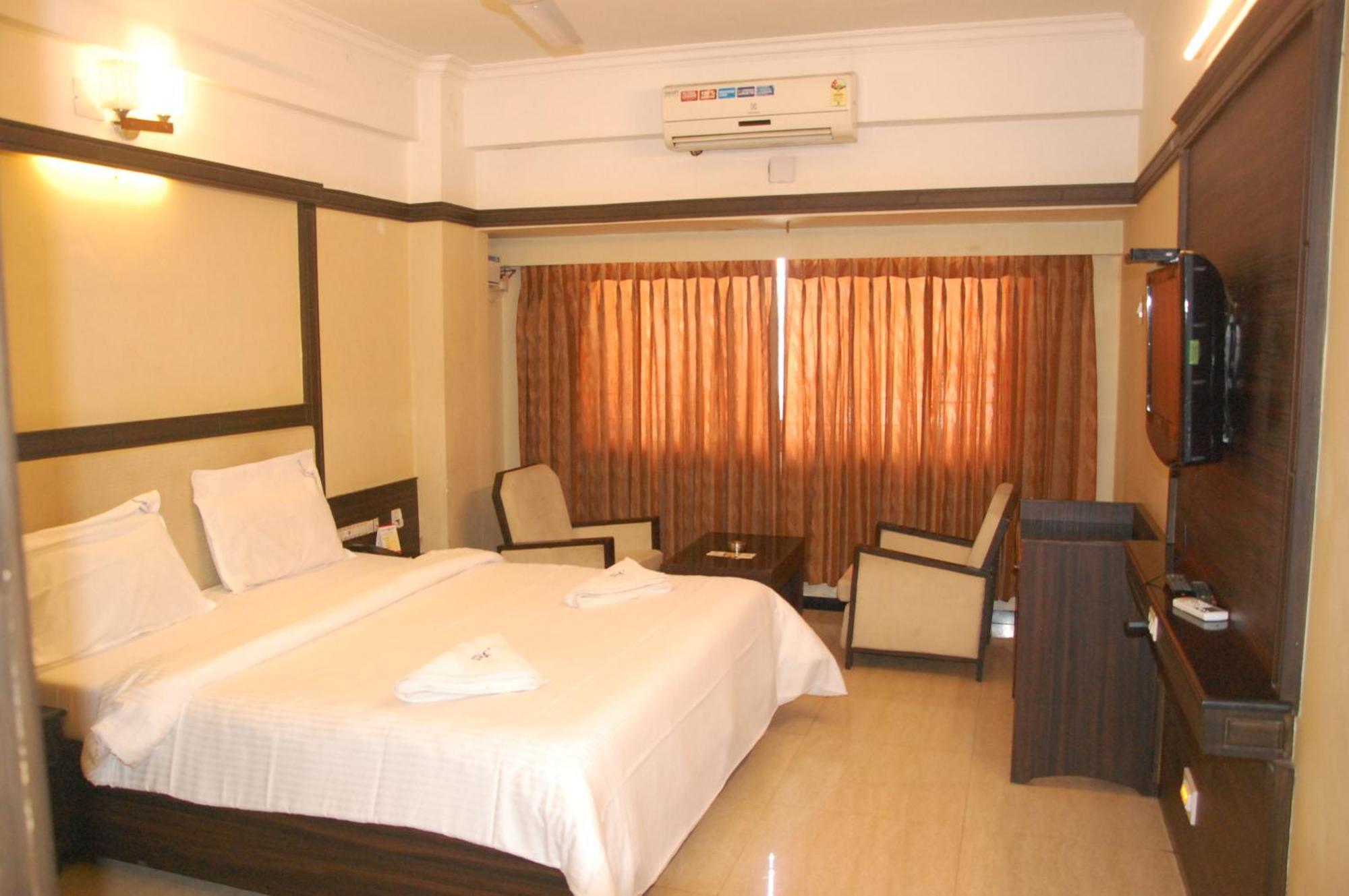 Hotel Blue Star Коимбатур Экстерьер фото